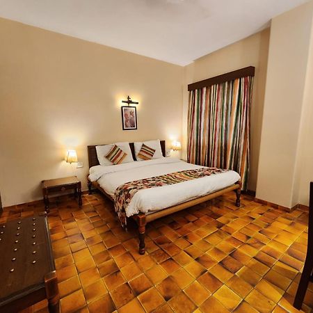 Palace On Ganges - Heritage Hotel Varanasi Bagian luar foto