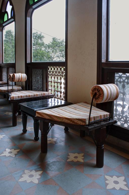 Palace On Ganges - Heritage Hotel Varanasi Bagian luar foto