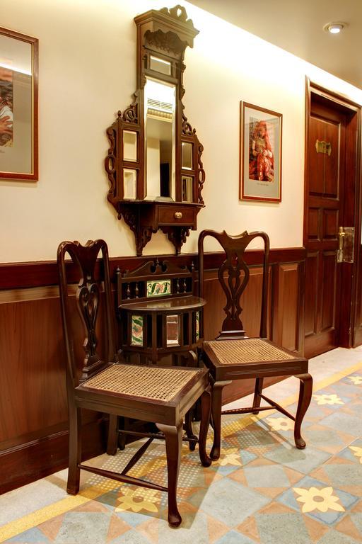 Palace On Ganges - Heritage Hotel Varanasi Bagian luar foto