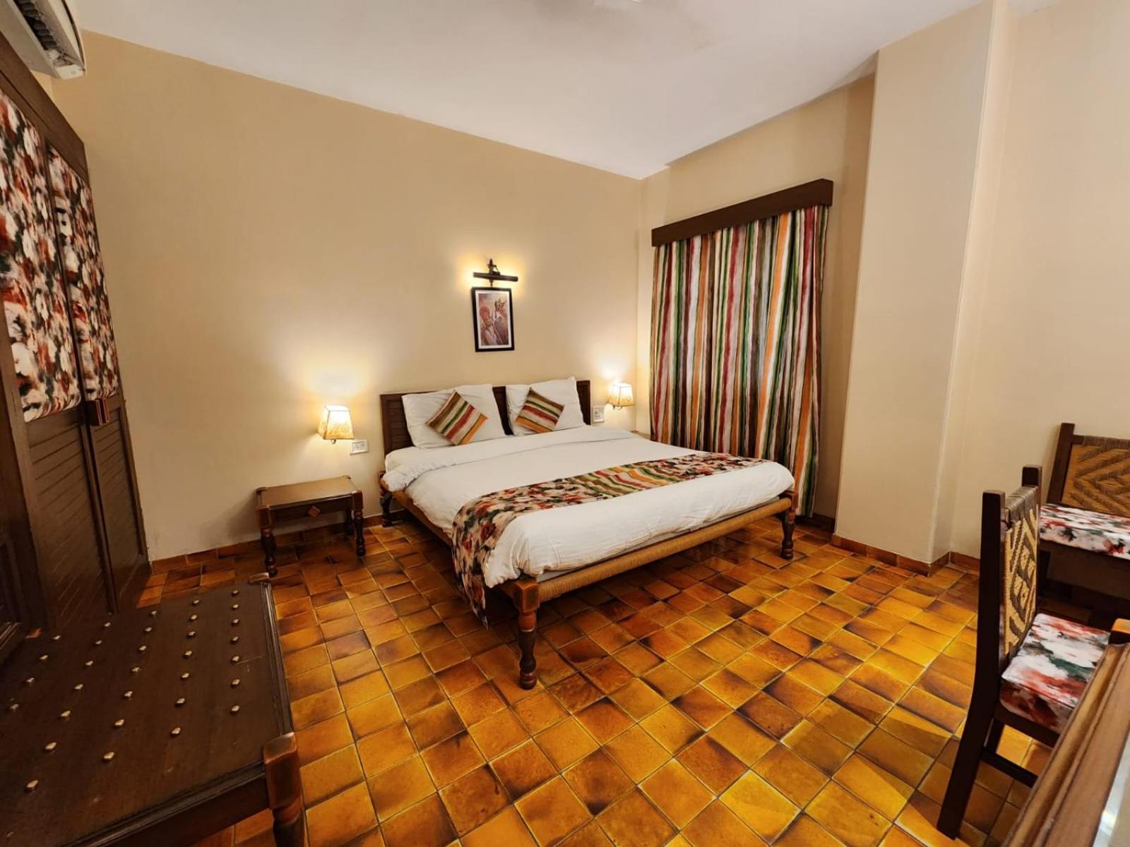 Palace On Ganges - Heritage Hotel Varanasi Bagian luar foto