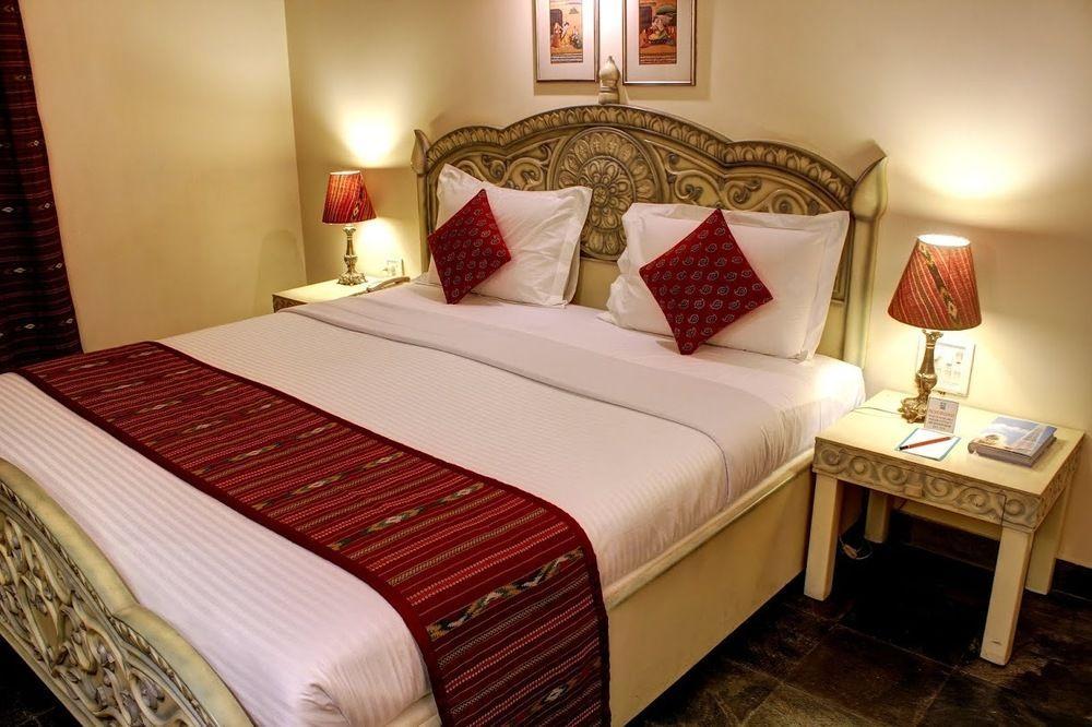 Palace On Ganges - Heritage Hotel Varanasi Bagian luar foto
