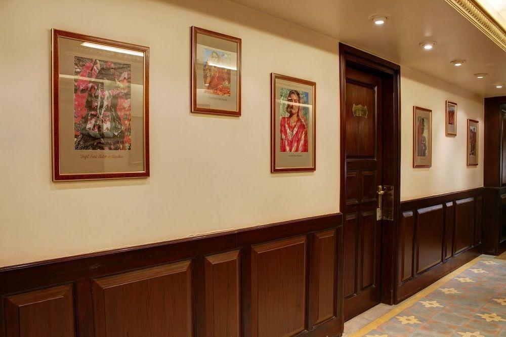 Palace On Ganges - Heritage Hotel Varanasi Bagian luar foto