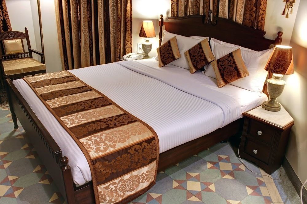 Palace On Ganges - Heritage Hotel Varanasi Bagian luar foto